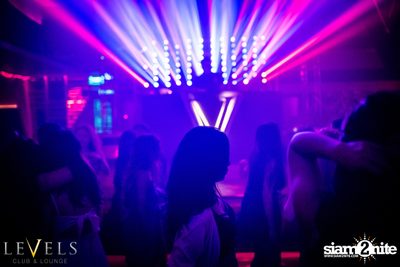 Tropical Mondays ที่ เลเวลส์ — photo 83
