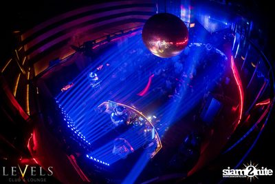 Tropical Mondays ที่ เลเวลส์ — photo 86