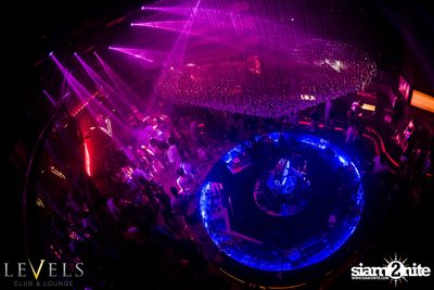 Tropical Mondays ที่ เลเวลส์ — photo 88