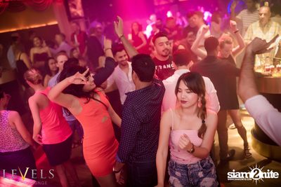 Tropical Mondays ที่ เลเวลส์ — photo 91