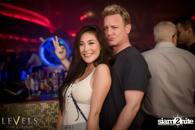Tropical Mondays ที่ เลเวลส์ — photo 98