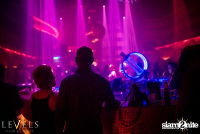 Tropical Mondays ที่ เลเวลส์ — photo 101