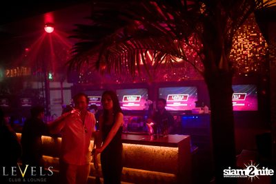 Tropical Mondays ที่ เลเวลส์ — photo 102