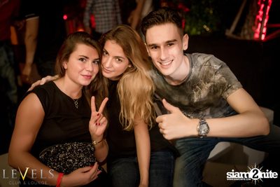 Tropical Mondays ที่ เลเวลส์ — photo 106