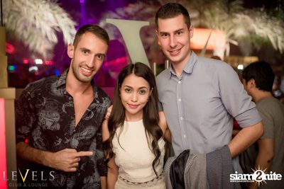 Tropical Mondays ที่ เลเวลส์ — photo 109