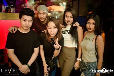 Meg & Nerak ที่ เลเวลส์ — photo 18