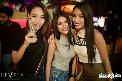 Meg & Nerak ที่ เลเวลส์ — photo 19