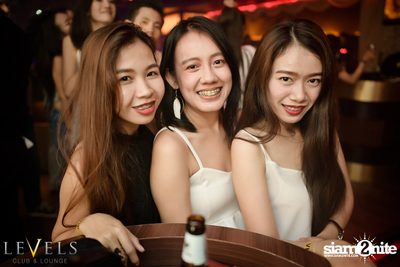 Meg & Nerak ที่ เลเวลส์ — photo 24