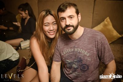 Meg & Nerak ที่ เลเวลส์ — photo 28