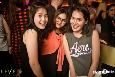Meg & Nerak ที่ เลเวลส์ — photo 38