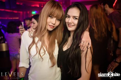 Meg & Nerak ที่ เลเวลส์ — photo 41