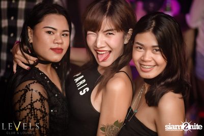 Meg & Nerak ที่ เลเวลส์ — photo 45