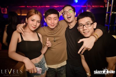 Meg & Nerak ที่ เลเวลส์ — photo 47