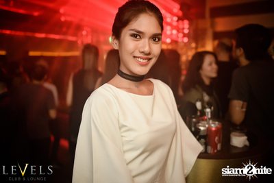 Meg & Nerak ที่ เลเวลส์ — photo 48