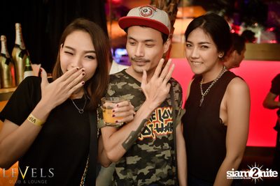 Meg & Nerak ที่ เลเวลส์ — photo 50