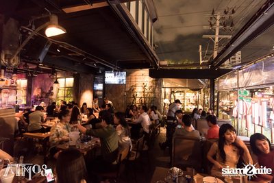 Friday Night at Atmos, Thonglor Soi 10 — photo 19
