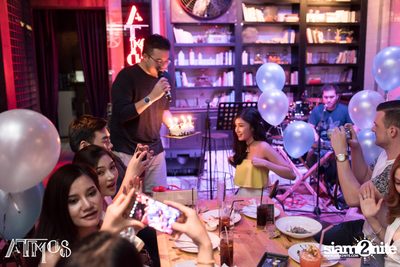 Friday Night at Atmos, Thonglor Soi 10 — photo 37