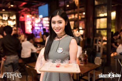 Friday Night at Atmos, Thonglor Soi 10 — photo 77