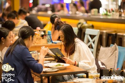 คืนวันศุกร์ ที่ร้าน แฮปปี้ ฟิช, เอเชีย ทีค เดอะ ริเวอร์ฟร้อนท์ — photo 7