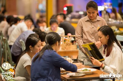 คืนวันศุกร์ ที่ร้าน แฮปปี้ ฟิช, เอเชีย ทีค เดอะ ริเวอร์ฟร้อนท์ — photo 8