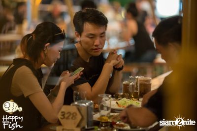 คืนวันศุกร์ ที่ร้าน แฮปปี้ ฟิช, เอเชีย ทีค เดอะ ริเวอร์ฟร้อนท์ — photo 12