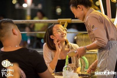 คืนวันศุกร์ ที่ร้าน แฮปปี้ ฟิช, เอเชีย ทีค เดอะ ริเวอร์ฟร้อนท์ — photo 21