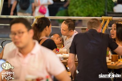 คืนวันศุกร์ ที่ร้าน แฮปปี้ ฟิช, เอเชีย ทีค เดอะ ริเวอร์ฟร้อนท์ — photo 22