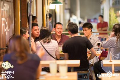 คืนวันศุกร์ ที่ร้าน แฮปปี้ ฟิช, เอเชีย ทีค เดอะ ริเวอร์ฟร้อนท์ — photo 24