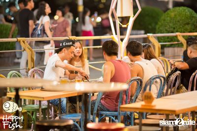 คืนวันศุกร์ ที่ร้าน แฮปปี้ ฟิช, เอเชีย ทีค เดอะ ริเวอร์ฟร้อนท์ — photo 25