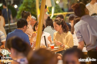 คืนวันศุกร์ ที่ร้าน แฮปปี้ ฟิช, เอเชีย ทีค เดอะ ริเวอร์ฟร้อนท์ — photo 38
