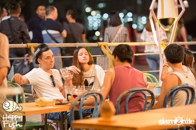 คืนวันศุกร์ ที่ร้าน แฮปปี้ ฟิช, เอเชีย ทีค เดอะ ริเวอร์ฟร้อนท์ — photo 41