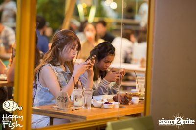 คืนวันศุกร์ ที่ร้าน แฮปปี้ ฟิช, เอเชีย ทีค เดอะ ริเวอร์ฟร้อนท์ — photo 43