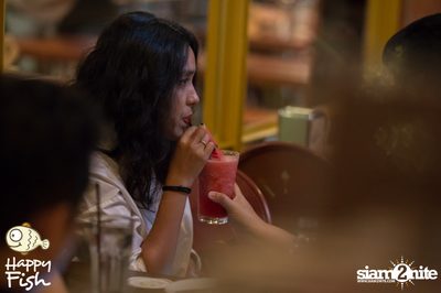 คืนวันศุกร์ ที่ร้าน แฮปปี้ ฟิช, เอเชีย ทีค เดอะ ริเวอร์ฟร้อนท์ — photo 45