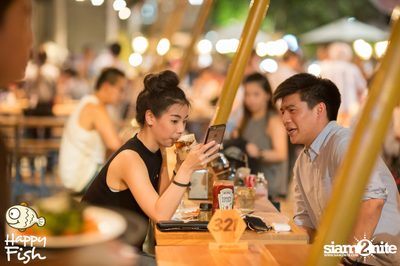 คืนวันศุกร์ ที่ร้าน แฮปปี้ ฟิช, เอเชีย ทีค เดอะ ริเวอร์ฟร้อนท์ — photo 55