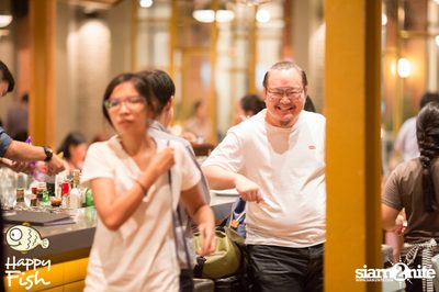 คืนวันศุกร์ ที่ร้าน แฮปปี้ ฟิช, เอเชีย ทีค เดอะ ริเวอร์ฟร้อนท์ — photo 57