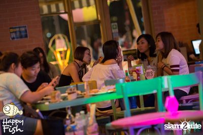 คืนวันศุกร์ ที่ร้าน แฮปปี้ ฟิช, เอเชีย ทีค เดอะ ริเวอร์ฟร้อนท์ — photo 58