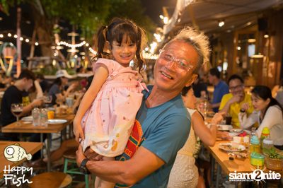 คืนวันศุกร์ ที่ร้าน แฮปปี้ ฟิช, เอเชีย ทีค เดอะ ริเวอร์ฟร้อนท์ — photo 62