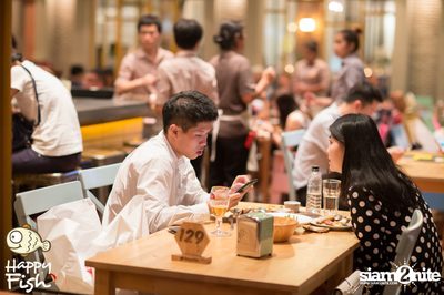 คืนวันศุกร์ ที่ร้าน แฮปปี้ ฟิช, เอเชีย ทีค เดอะ ริเวอร์ฟร้อนท์ — photo 95