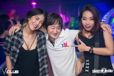 ปาร์ตี้คืนวันเสาร์ ที่ร้าน วี คลับ, สุขุมวิท ซอย 11 — photo 39