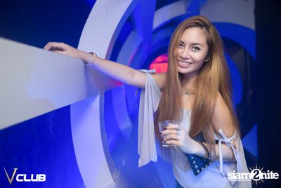 ปาร์ตี้คืนวันเสาร์ ที่ร้าน วี คลับ, สุขุมวิท ซอย 11 — photo 90