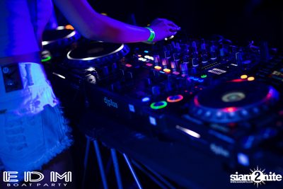 EDM Boat Party | Season 3 — photo 110