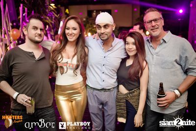 Hooters Thanksgiving กับ Playboy Thailand ที่ แอมบาร์ — photo 14