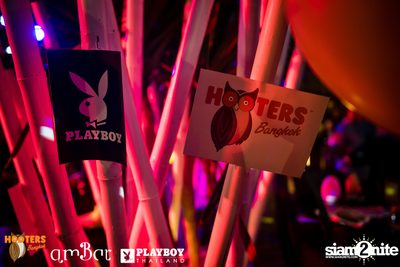 Hooters Thanksgiving กับ Playboy Thailand ที่ แอมบาร์ — photo 20
