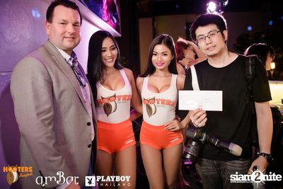 Hooters Thanksgiving กับ Playboy Thailand ที่ แอมบาร์ — photo 41