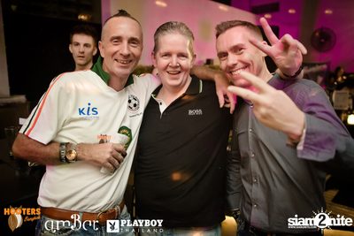 Hooters Thanksgiving กับ Playboy Thailand ที่ แอมบาร์ — photo 80