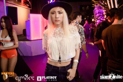 Hooters Thanksgiving กับ Playboy Thailand ที่ แอมบาร์ — photo 84
