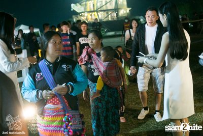 ดอกไม้ของย่า, บทเพลงของพ่อ ที่ ลานสิงห์ปาร์ค เชียงราย วันที่ 2 (อัลบั้มที่ 2) — photo 83