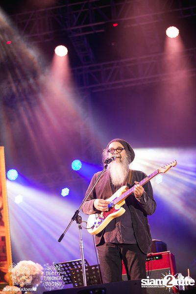 ดอกไม้ของย่า, บทเพลงของพ่อ ที่ ลานสิงห์ปาร์ค เชียงราย วันที่ 3 (อัลบั้มที่ 1) — photo 33