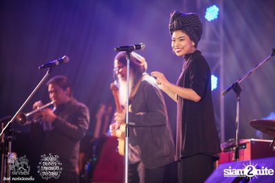 ดอกไม้ของย่า, บทเพลงของพ่อ ที่ ลานสิงห์ปาร์ค เชียงราย วันที่ 3 (อัลบั้มที่ 1) — photo 43