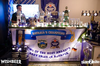 Ayinger & Schneider Weisse ที่ วิชเบียร์ โฮม บาร์ — photo 1